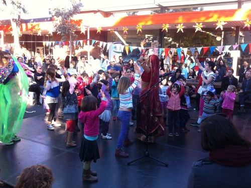 Performance and kid's workshop at Coburg Carnivale.